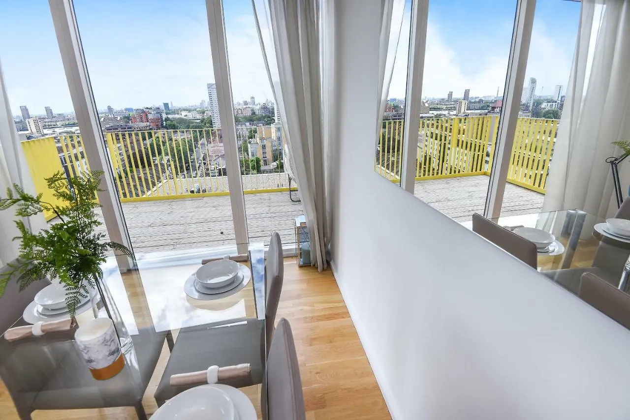 Millharbour Residences London 0*,